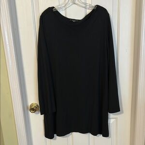 bryn Walker Black Women's Top. 2 side seam pockets. Size M.